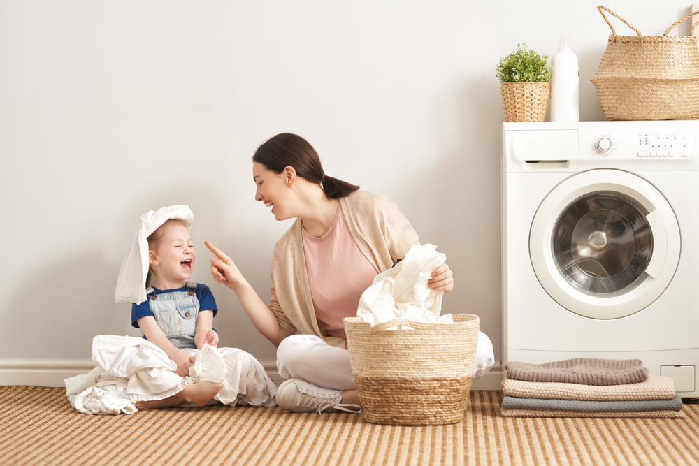 アタックゼロと洗濯用漂白剤を併用した洗濯の汚れ落ちと消臭効果に満足している親子